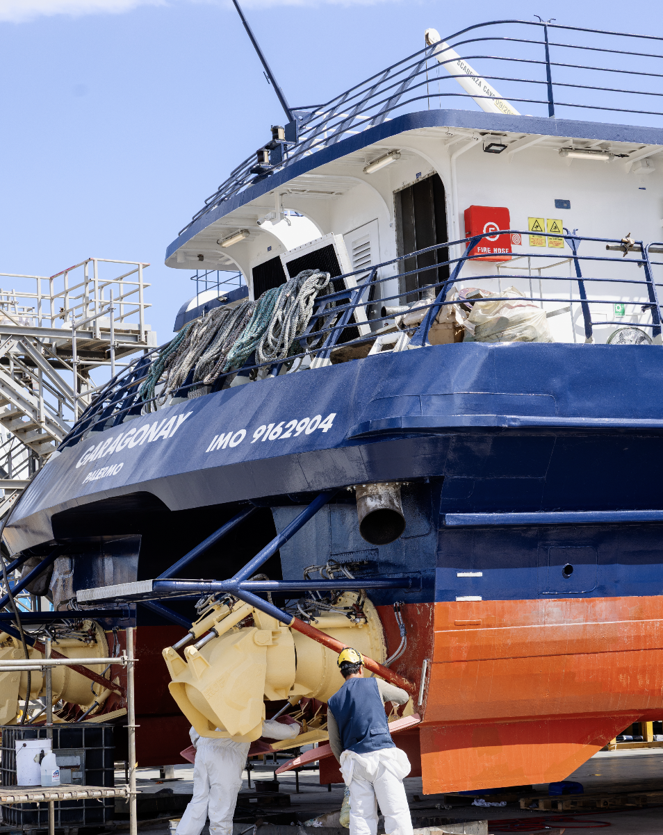 Vessel Garagonay in refit al Trapani Shipyard
